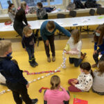 Výroba papírového řetězu